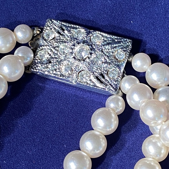 Vintage Faux Pearl 3 Strand Necklace With Rhinestone Closure - Picture 2 of 6
